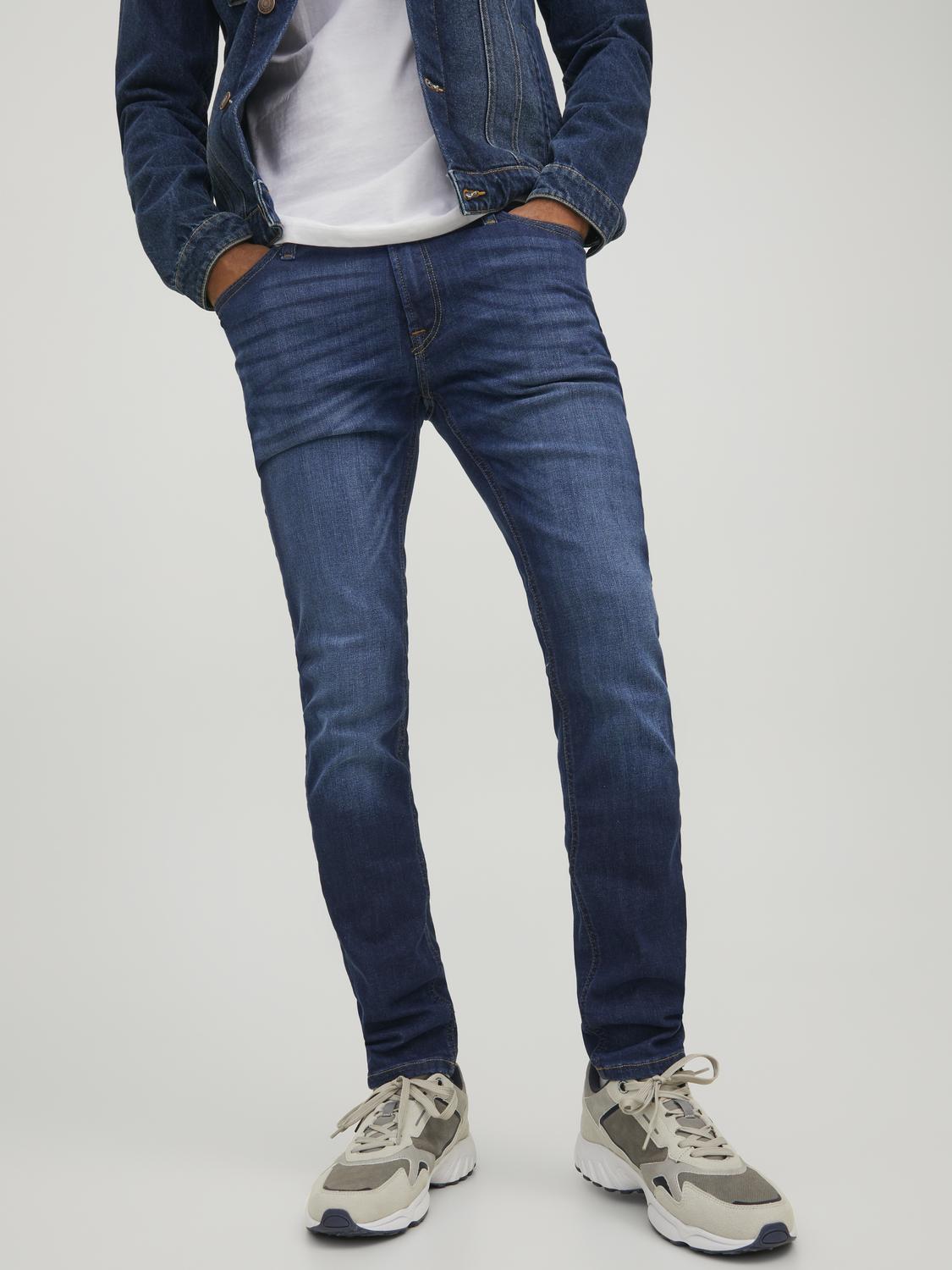 model_shot-front